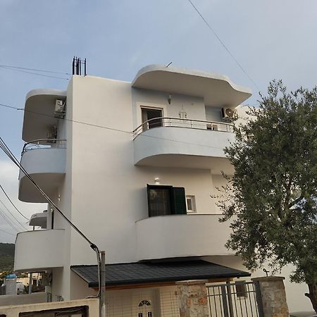 Amente Apartaments Ксамил Екстериор снимка