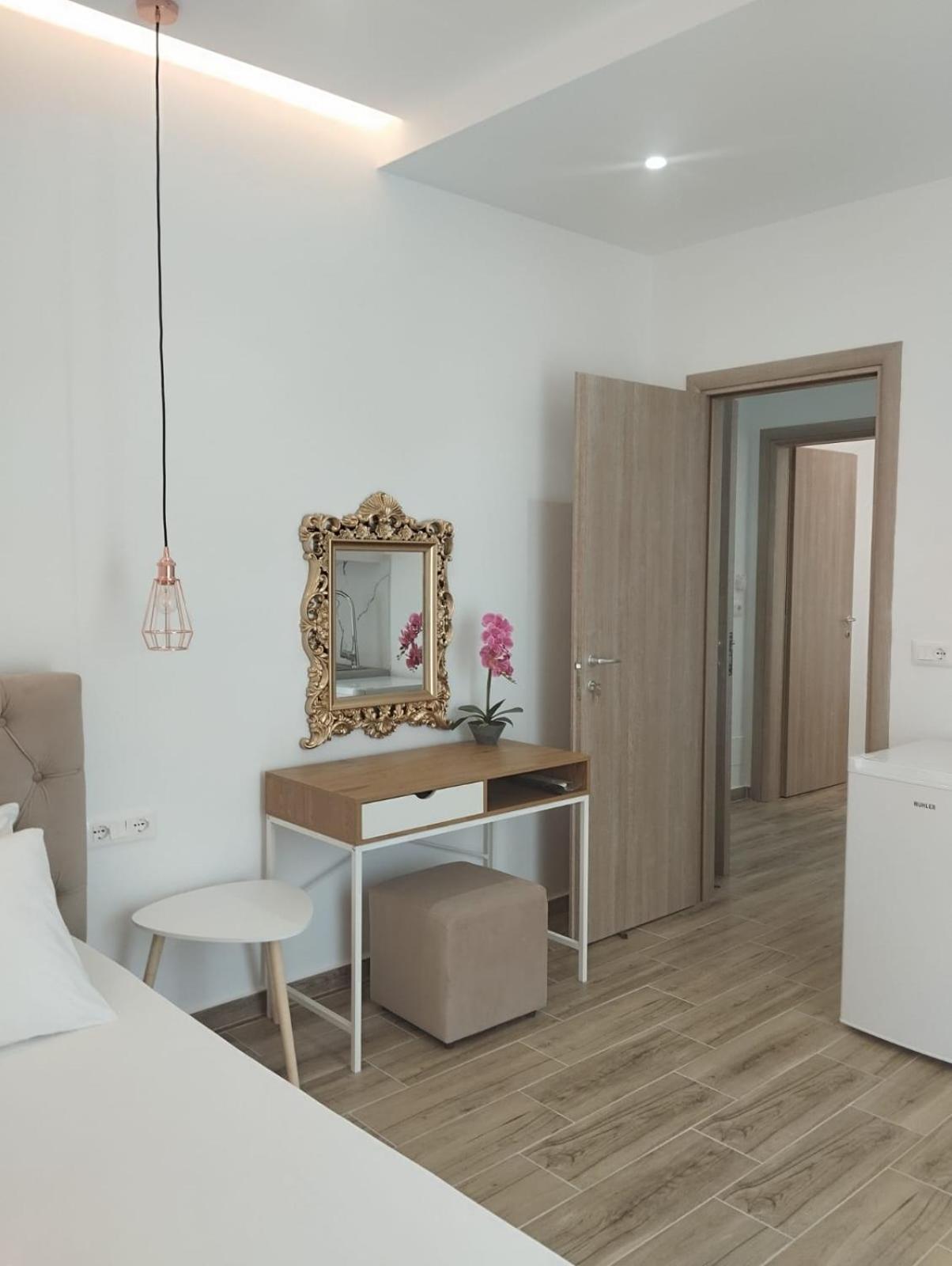 Amente Apartaments Ксамил Екстериор снимка