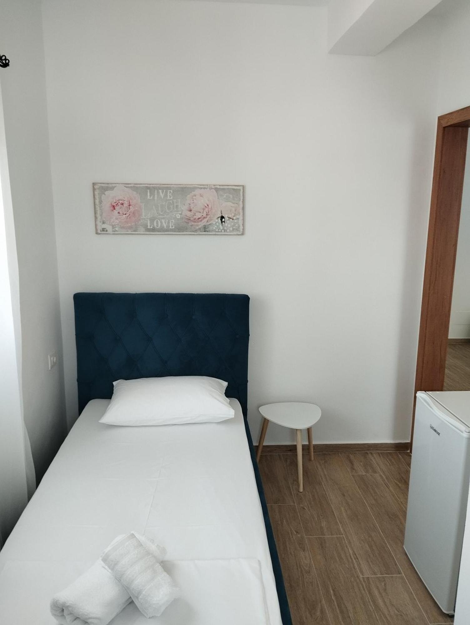 Amente Apartaments Ксамил Екстериор снимка