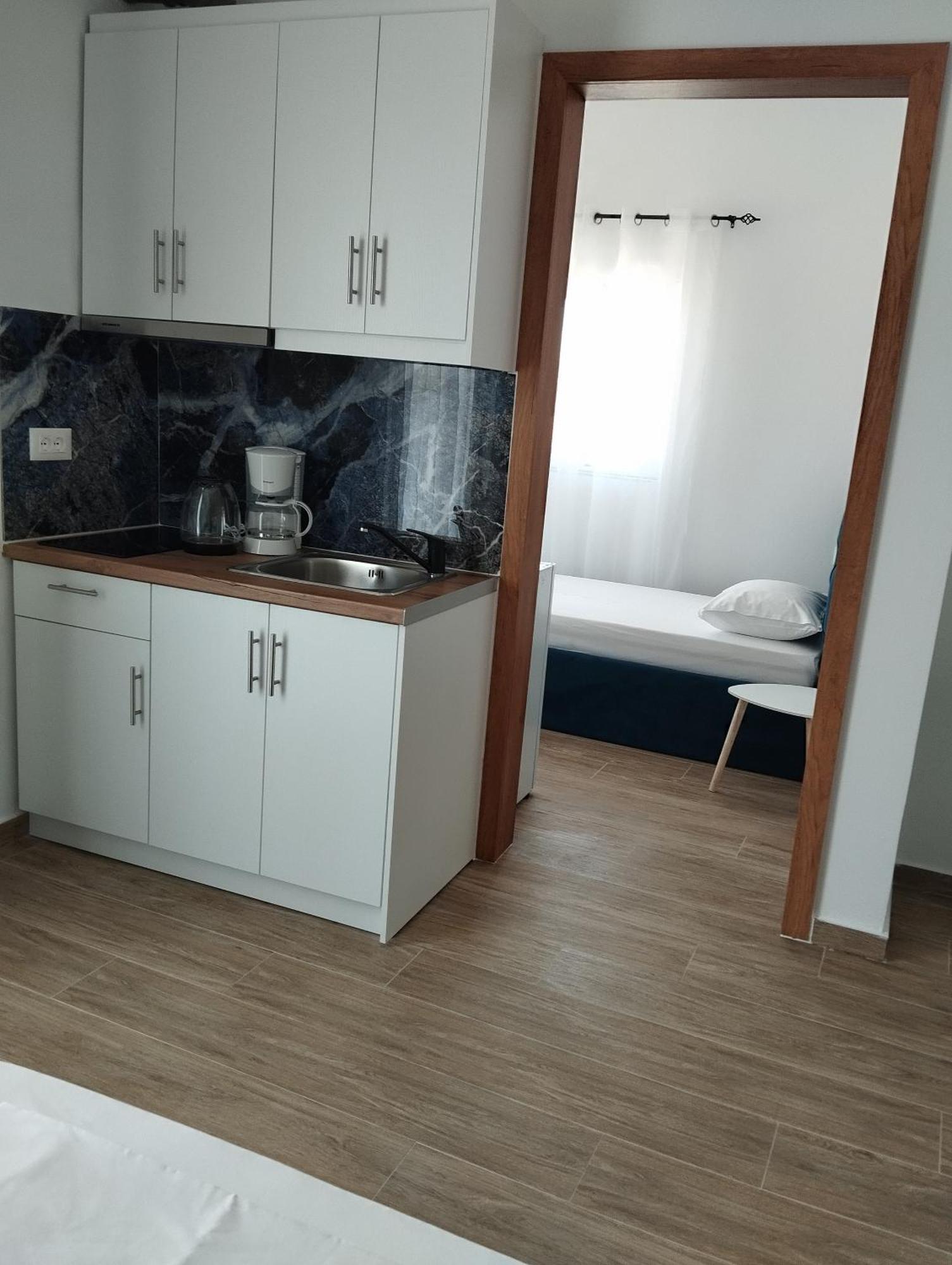 Amente Apartaments Ксамил Екстериор снимка